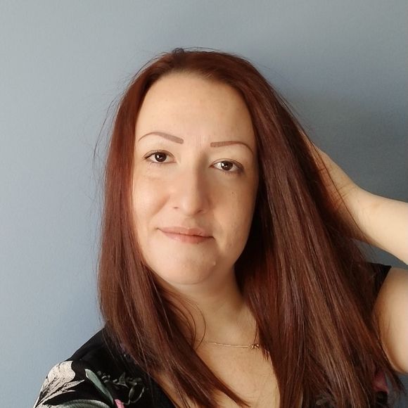 Meet your Posher, Ariane - Picture 1 of 1